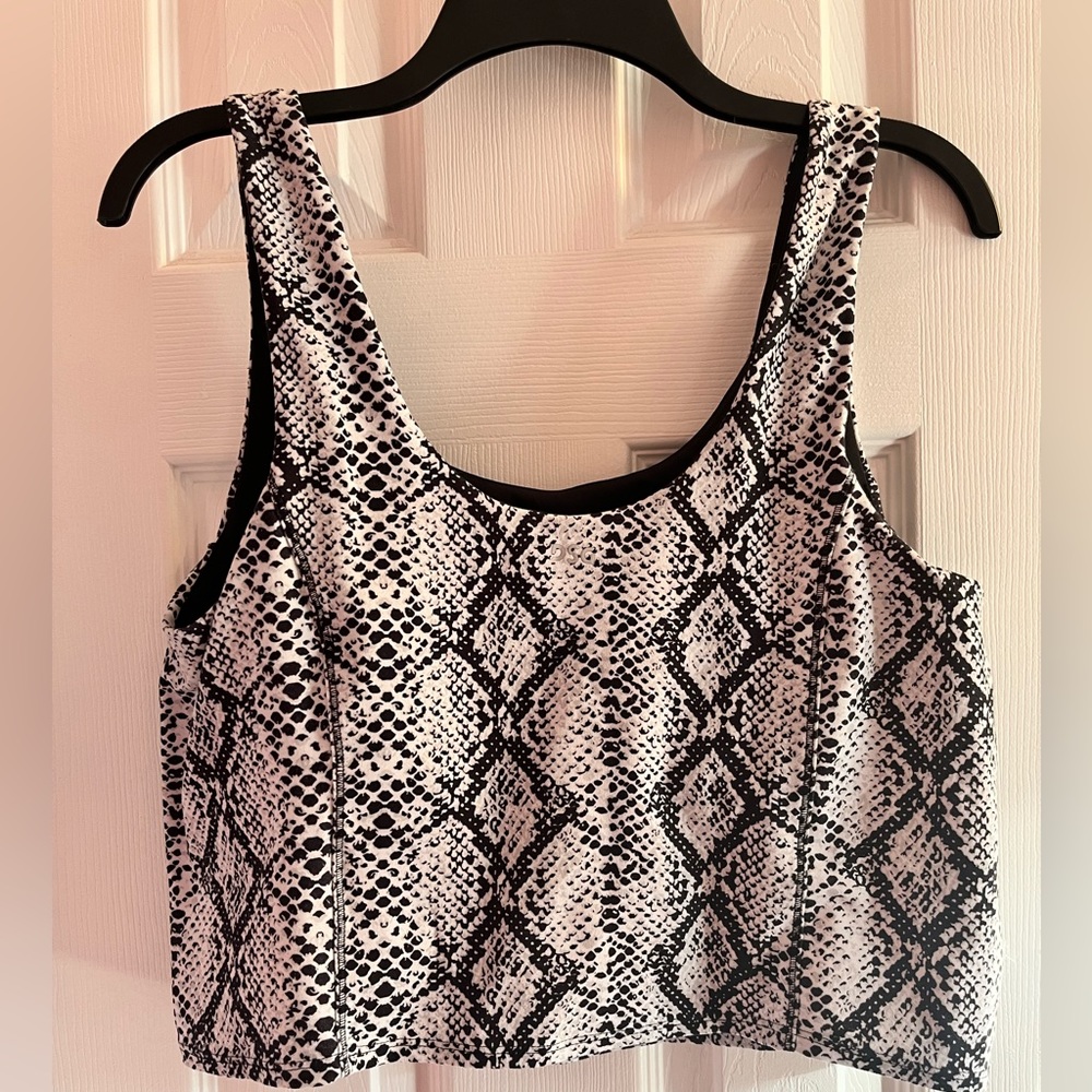 DSG size L cropped top with shelf bra. Snake skin print. Black and white